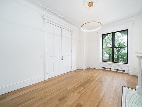 3rd image of 43 Madison Ave