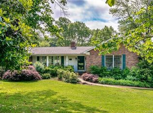 209 Hawthorn Dr, Hendersonville, NC 28791