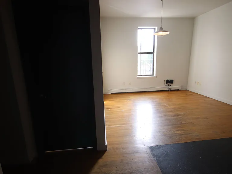 47-45 Vernon Blvd #2B — Photo 4