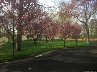 7 Quarry Ln, Norwalk, CT 06851