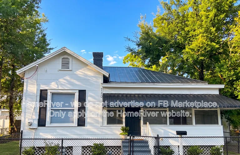 720 E 3rd St — Photo 1