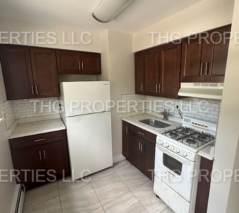 1st image of 309-315 W 8th St #315-1H