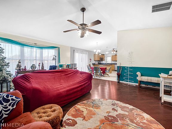 3rd image of 6154 Grassland Ave