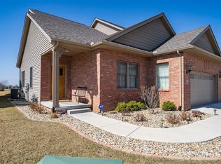 21 Saint Ivans Cir, Bloomington, IL 61705