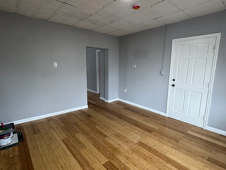 52-54 Ives Ct #3 — Photo 6