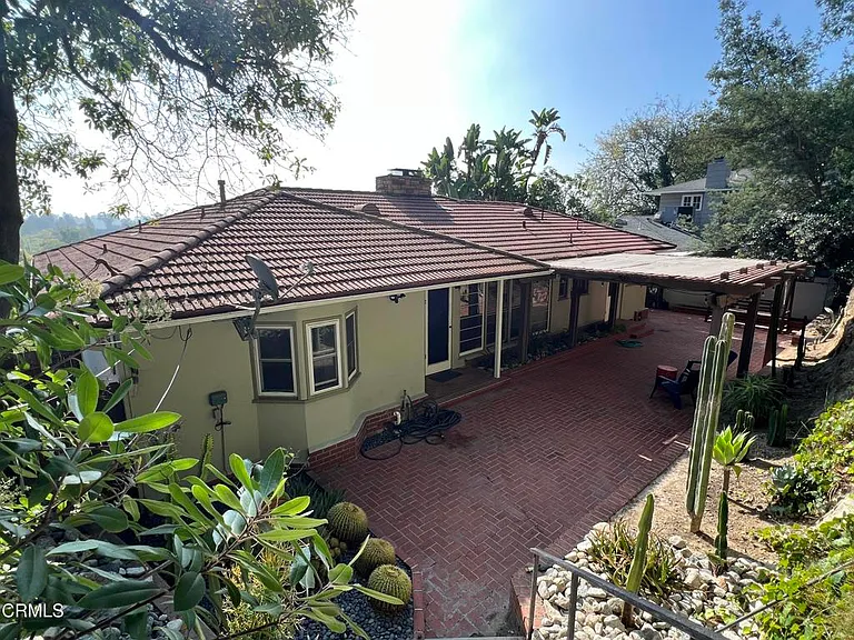 345 Malcolm Dr — Photo 16