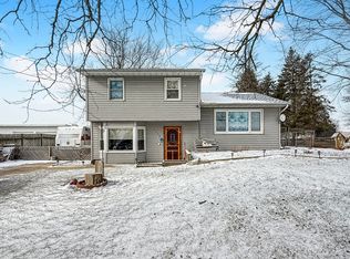 2338 S Van Brocklyn Rd, Freeport, IL 61032