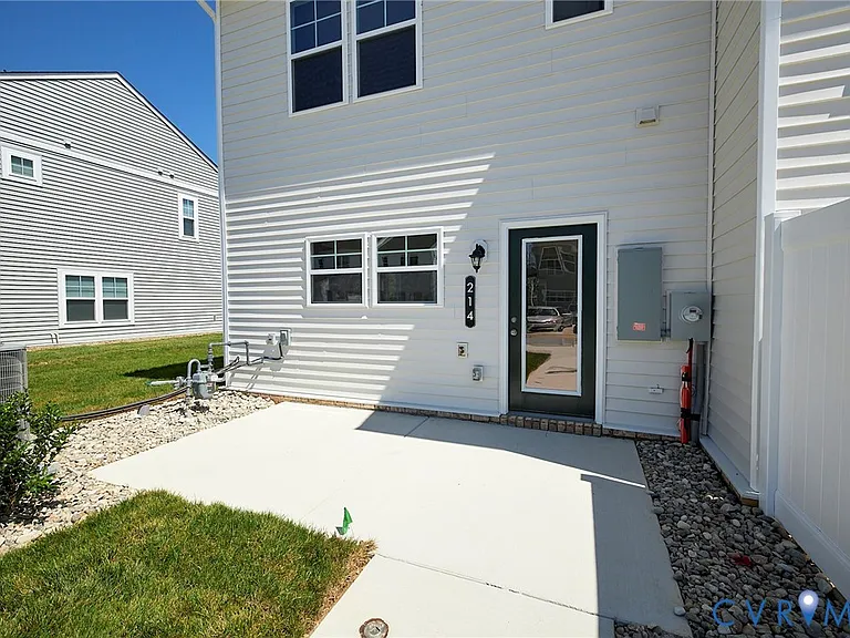 214 Greenpark Rd — Photo 6