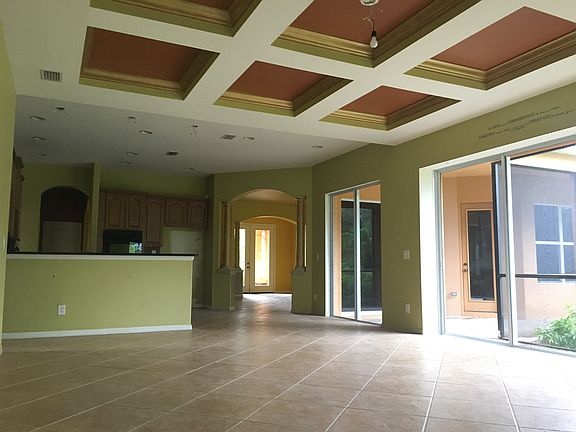 4th image of 5452 Royal Poinciana Way