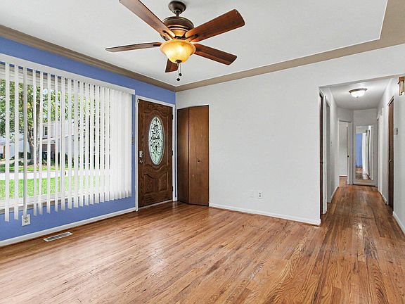3rd image of 9 Edison Ave