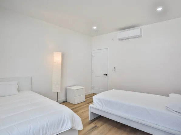 111A E 67th Way, Long Beach, CA 90805