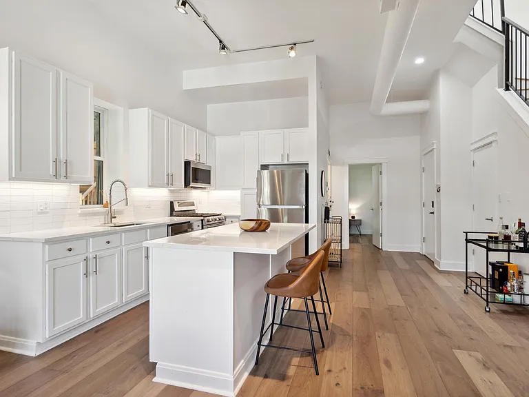 1243 N Wolcott Ave #6 — Photo 10