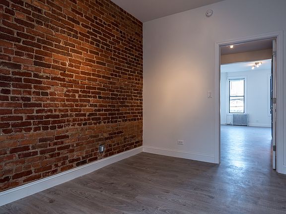 5th image of 298 Nassau Ave #2RR2