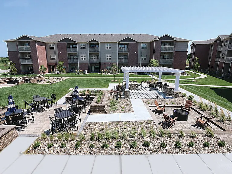 Summit Falls Apartments & Townhomes — Photo 28