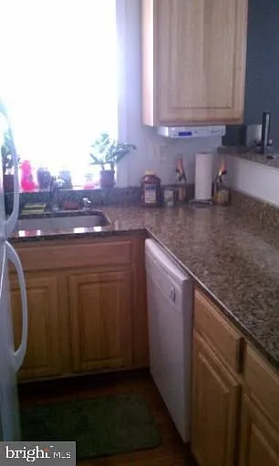 4202 Grant St NE #302 — Photo 4