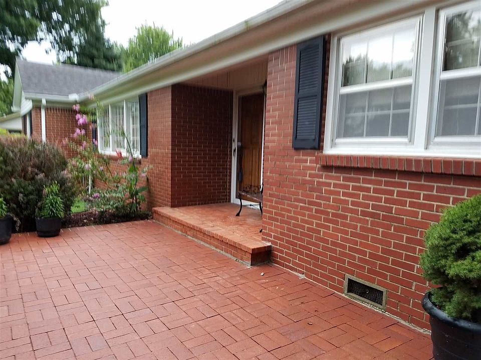 2nd image of 430 S Cheryl Ave