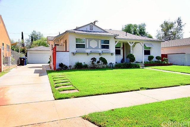 2nd image of 8016 Genesta Ave