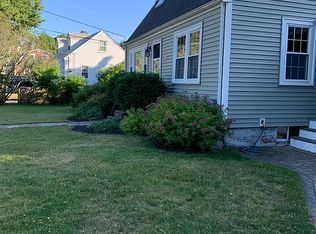 13 Drury Ln, Wakefield, MA 01880