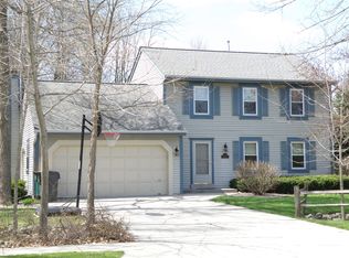 W197N16477 Hawthorn Cir, Jackson, WI