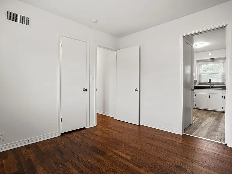 1000 Glenmore Ave — Photo 14