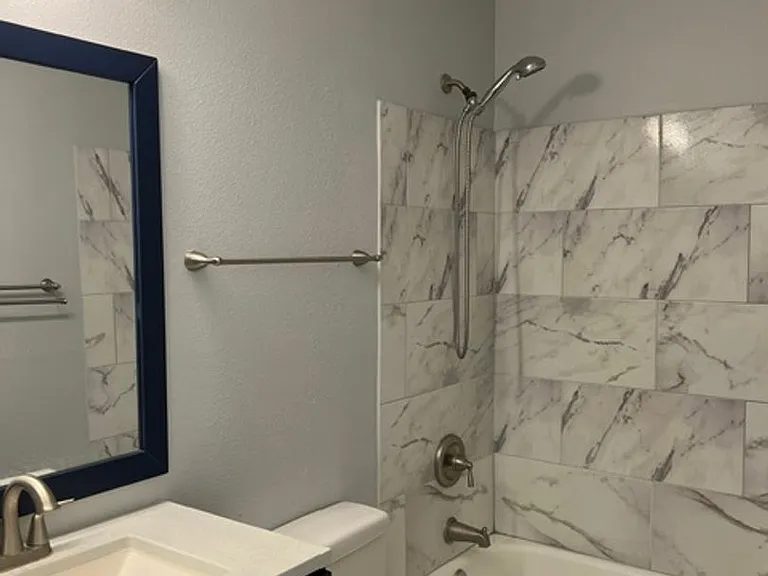 155 N Bitterbush St #B — Photo 6