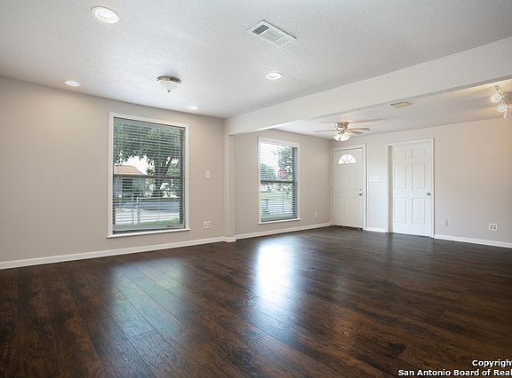 5th image of 704 Milvid Ave