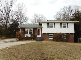 2003 Chatwick Dr, Greensboro, NC 27405