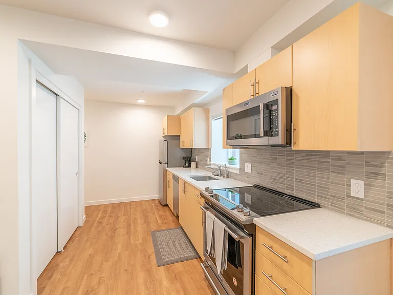 750 11th Ave E #207 — Photo 8