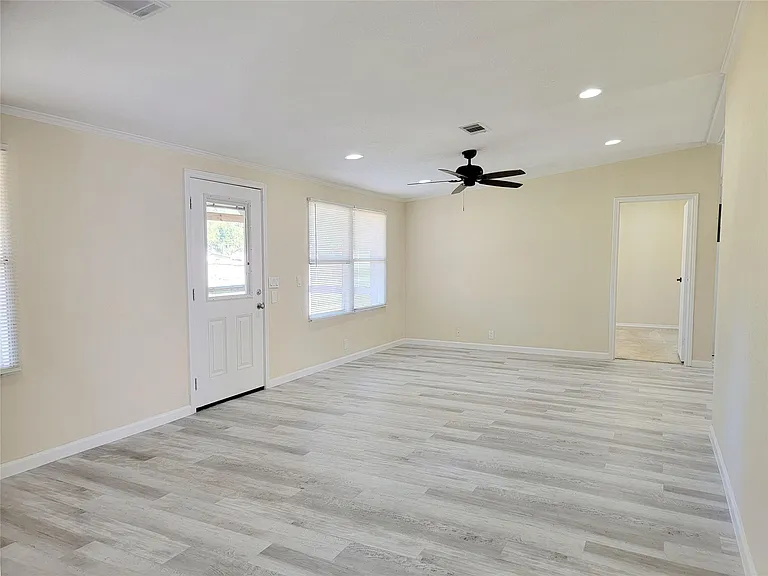 305 Paddock St #7 — Photo 7