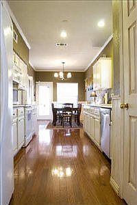 3rd image of 2701 Valleywood Dr