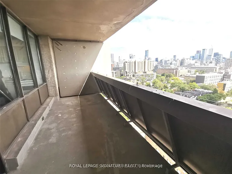 720 Spadina Ave #1606 — Photo 8