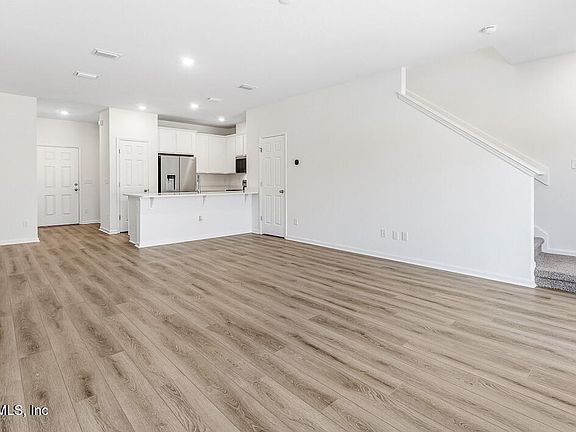 4th image of 184 BEACH PALM Court