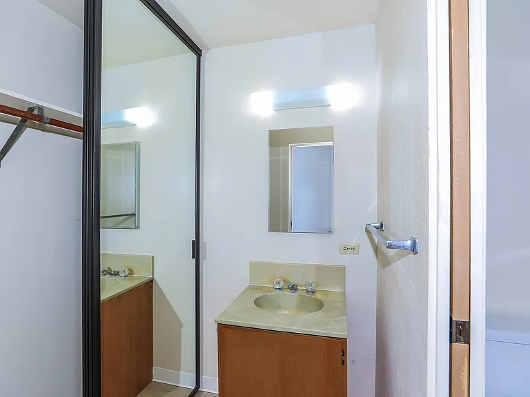1441 Piikoi St #307 — Photo 25