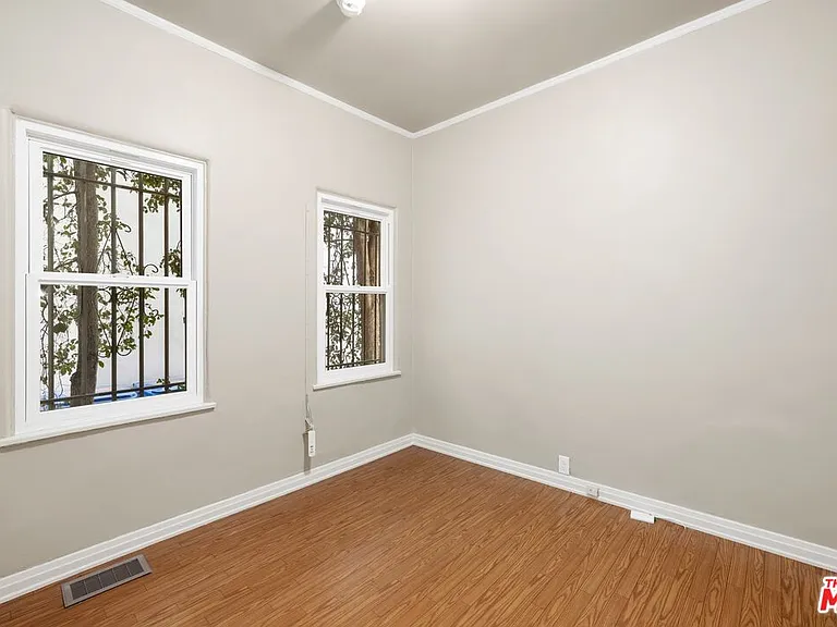 120 S Poinsettia Pl — Photo 11