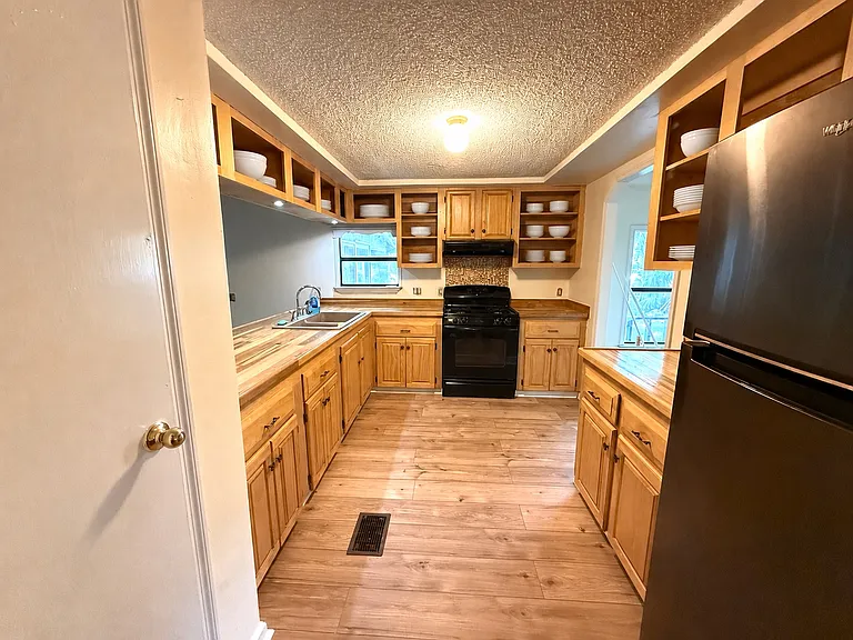 174 Shore Side Trl — Photo 1