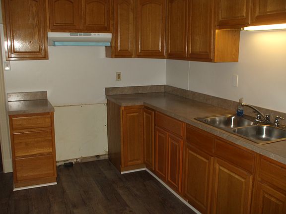 3rd image of 1234 Willow St