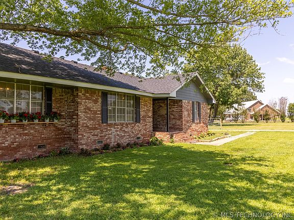 2nd image of 713 W Little Flower Ln