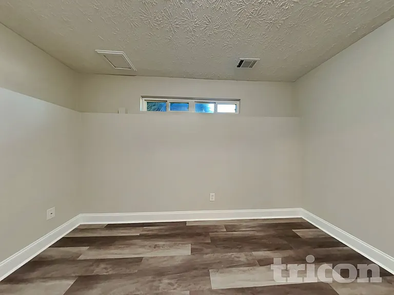 564 Brewer Dr — Photo 14