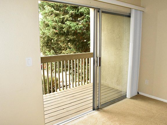 5th image of 432 Edgehill Ln Unit 130