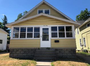 1040 Helen St NE, Grand Rapids, MI 49503