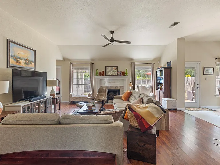 2305 Raintree Path — Photo 6