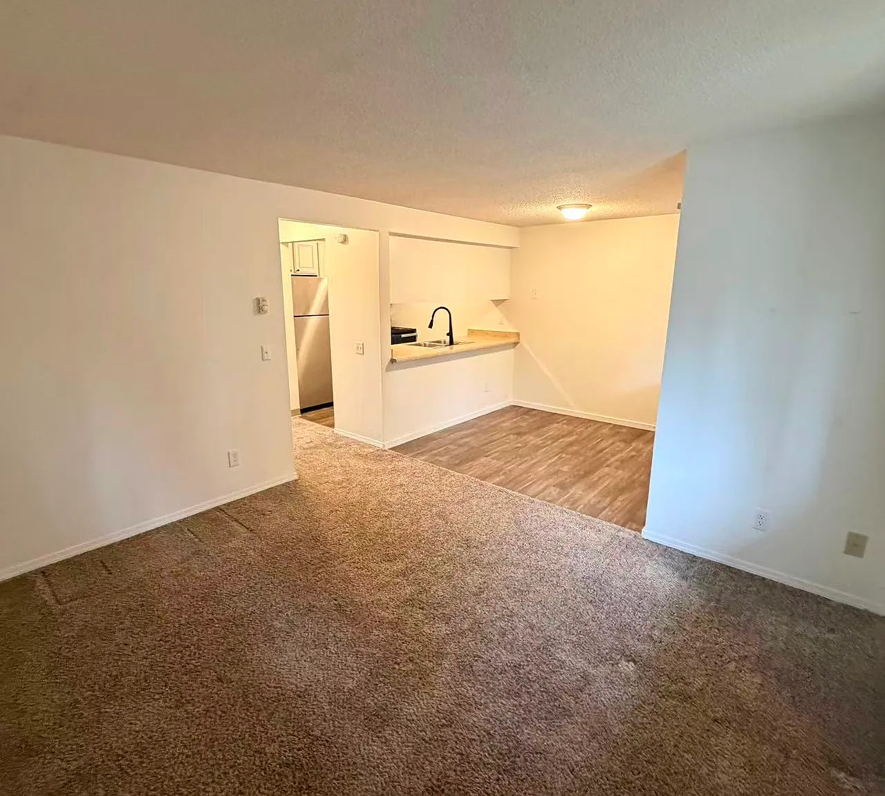2 bed, 850 sqft, $2,050 — Photo 4