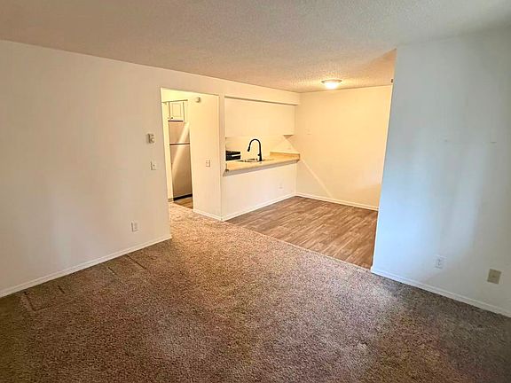 4th image of 700 W Maple St APT B4
