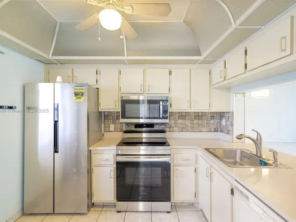 10332 Sunrise Lakes Blvd APT 104, Fort Lauderdale, FL 33322