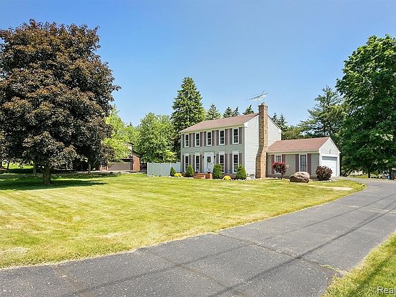 3rd image of 1024 Hayfield Rd