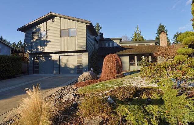 1st image of 4038 NE 204th St