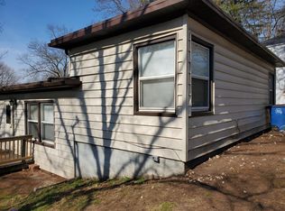 18 Hilltop Rd, New Haven, CT 06515