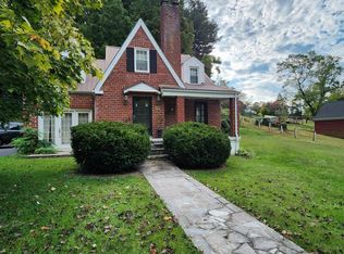 310 Centre Ave NE, Coeburn, VA 24230