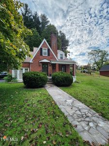 310 Centre Ave NE, Coeburn, VA, 24230