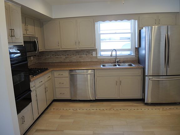 4th image of 197 Ashland Ave